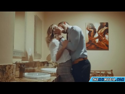 ❤️ Ko'krakli sarg'ish sizni jamoat hojatxonasida yo'ldan ozdirganda ❤❌ Sluts uz.ttsex.ru